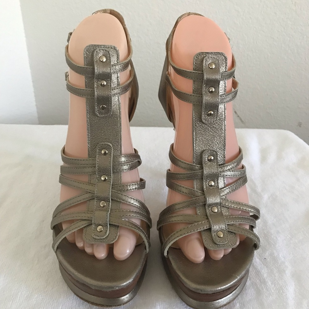 Stuart Weitzman sandals Sz 7 1/2